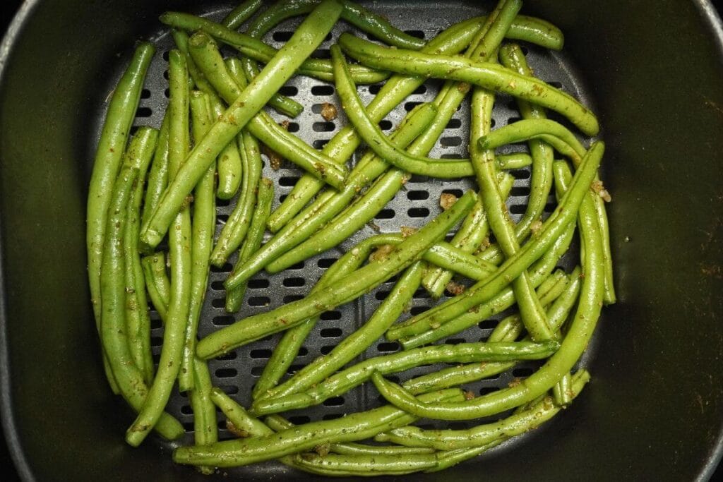 air fryer garlic green beans transfer to air basket